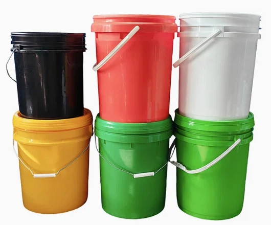 Plastikinės apvalios kibiros dangos pakuotėms